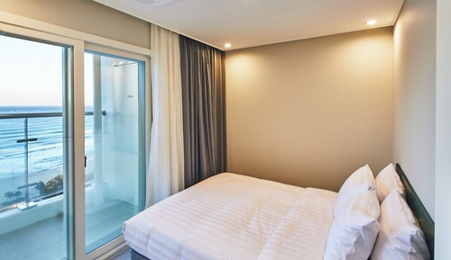Two-Room Suite Ocean