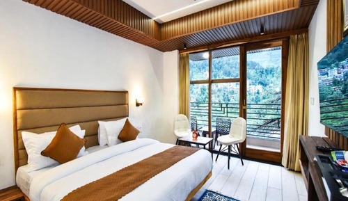 Deluxe Room, Balcony, Mountain View