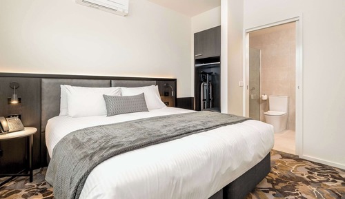 Deluxe Room, 1 King Bed