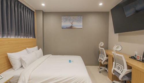 Family Twin Room
