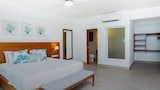 Junior Studio Suite, 1 King Bed, Balcony, Pool View