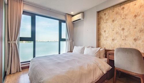 Luxury Apartment, Balcony, Lake View