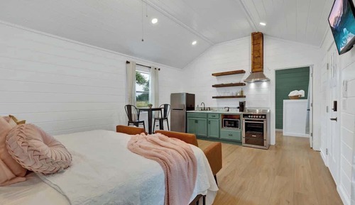 Cottage, 1 King Bed, Patio (1246 Cherry Mtn Loop)
