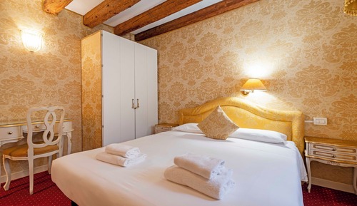 Romantic Double Room