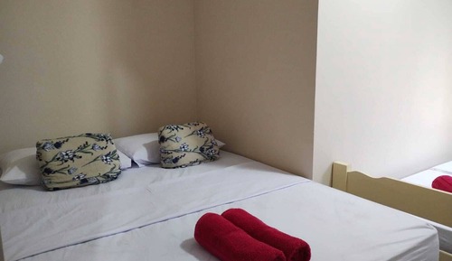 Traditional Shared Dormitory, Women only