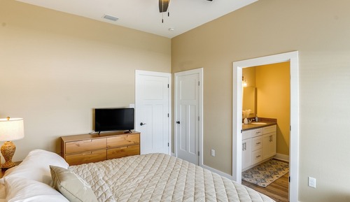 House (2 Bedrooms)