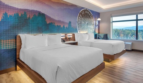 Room, 2 Queen Beds, Mountain View