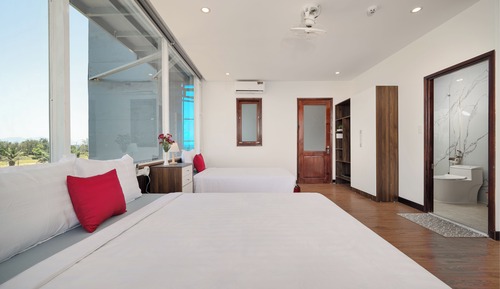 Standard Quadruple Room, 2 Queen Beds, Non Smoking