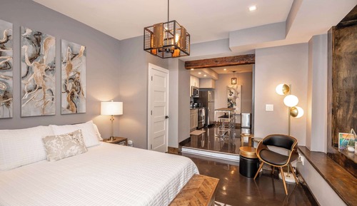 Luxury Apartment, 1 Queen Bed, Kitchen, City View