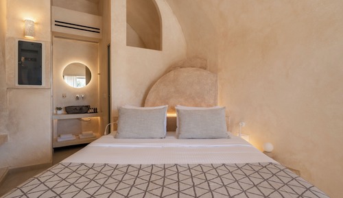 Junior Suite with Heated Jacuzzi