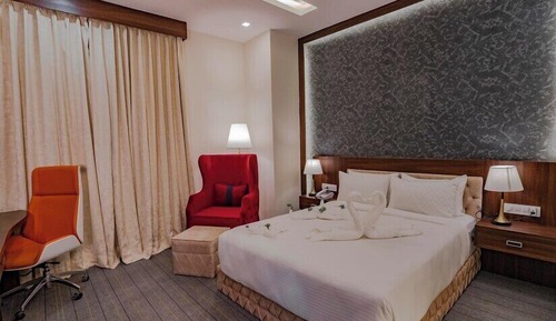 Superior Room, 1 King Bed