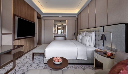 Suite, 1 King Bed