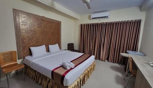 Deluxe Suite