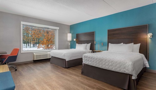 Room, 2 Queen Beds, Accessible, Bathtub