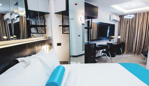 Superior Studio, City View