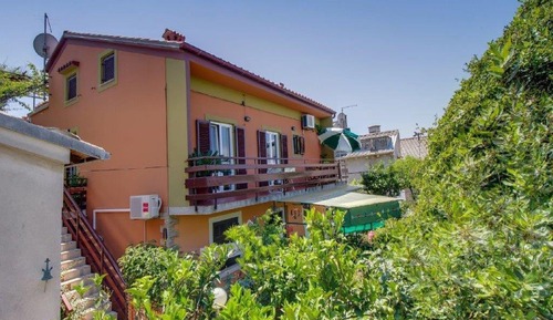Apartment (Three Bedroom Apartment with Terrace )