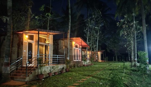 Lake View AC Earthen Cottage