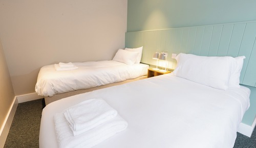 Comfort Room, Hill View