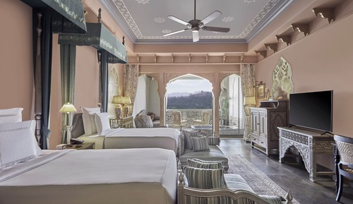 Landmark Room with Twin Bed