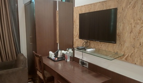 Deluxe Double or Twin Room