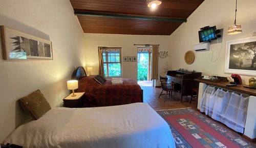 Traditional Suite, Multiple Beds, Microwave, Garden View