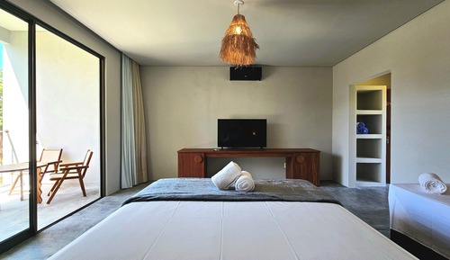 Comfort Suite, Pool View (suite superior)