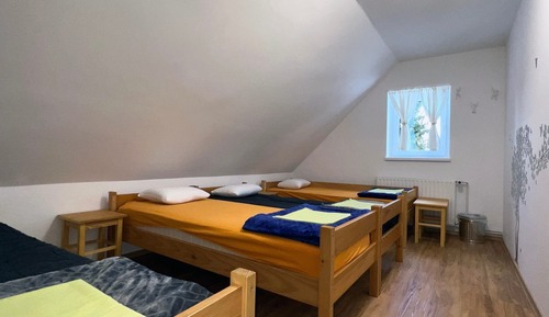 Basic Room, Multiple Beds, Non Smoking, Mountain View