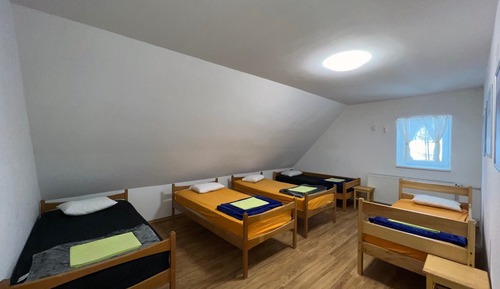 Basic Room, Multiple Beds, Non Smoking, Mountain View