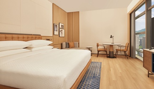 Deluxe Room, 1 King Bed, City View