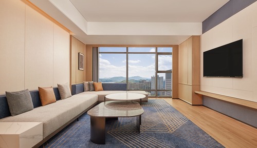 Deluxe Suite, 1 King Bed, City View