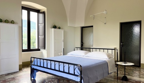 Premium Suite, 1 Bedroom, Fireplace, Valley View