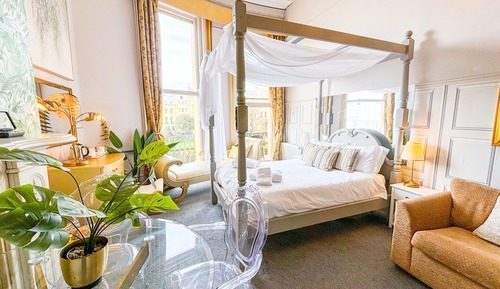 Honeymoon Suite, Ensuite