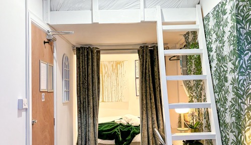 Deluxe Apartment, Shared Bathroom