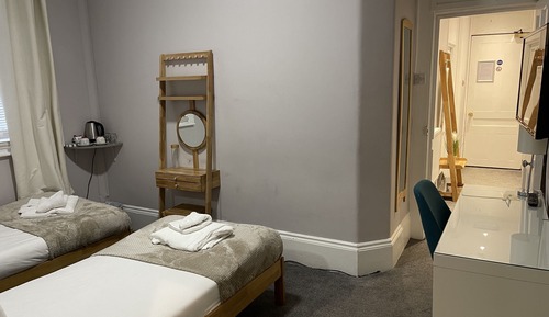 Standard Twin Room, Ensuite