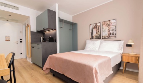 Single Suite with Balcony