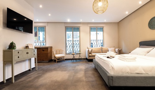Deluxe Suite
