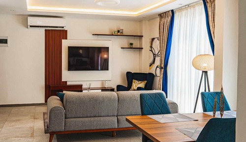 Deluxe Apartment