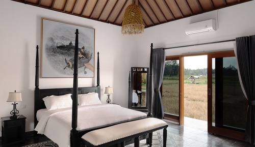 Deluxe Double Room, 1 Queen Bed, Non Smoking, Mountain View