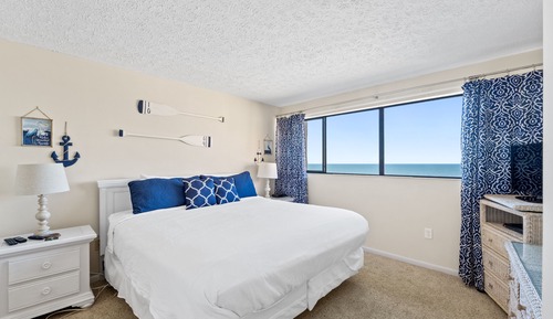 Condo, 2 Bedrooms, Ocean View (1004A)