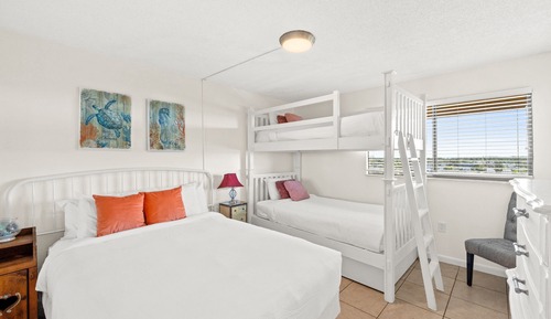 Condo, 2 Bedrooms, Ocean View (1002A)