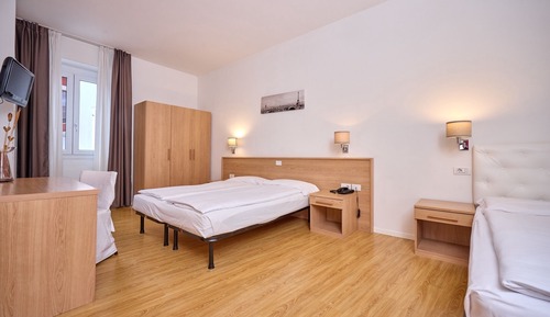 Panoramic Triple Room, Lake View