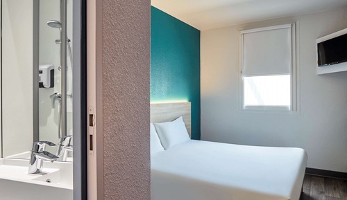 Room, 1 Double Bed, Private Bathroom