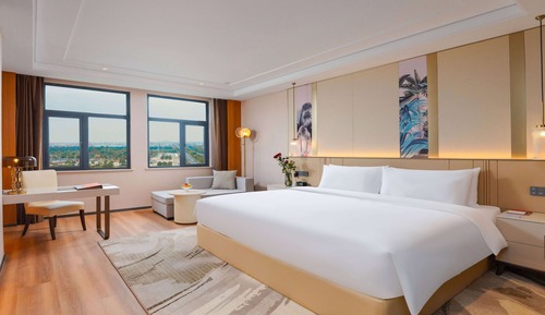 Room, 1 King Bed, Smoking, Garden View