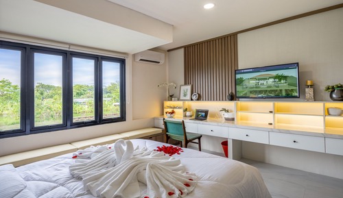 Deluxe Studio Suite