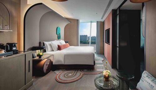 Standard Room, 1 King Bed, River View