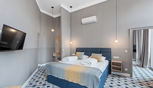 Panoramic Condo, 2 Bedrooms, Balcony