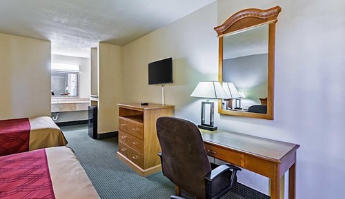 Family Studio, 2 Queen Beds