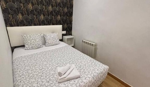 Basic Room (Double Small with Shared Bathroom)