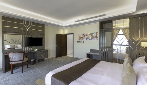 Deluxe Suite