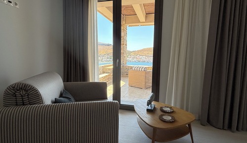 King Suite with Sea View and Hot Tub